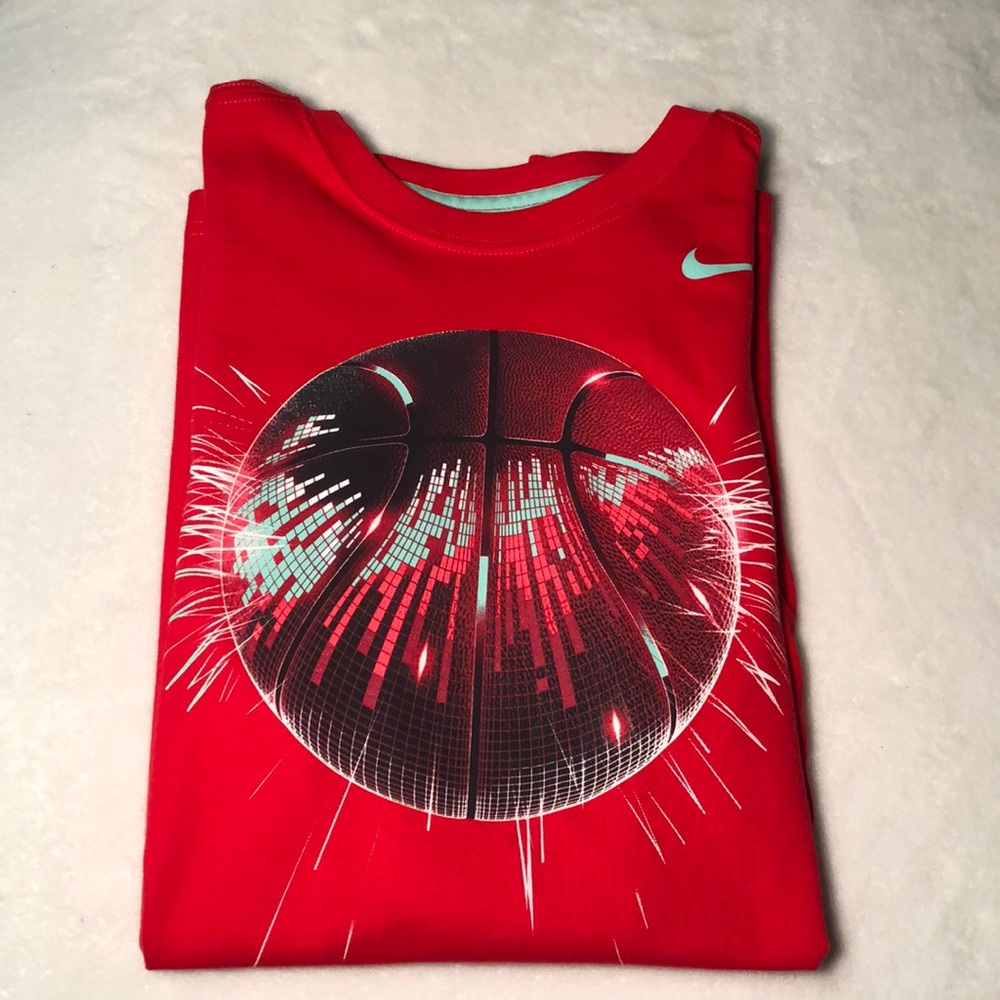 NWOT Red Nike T -Shirt